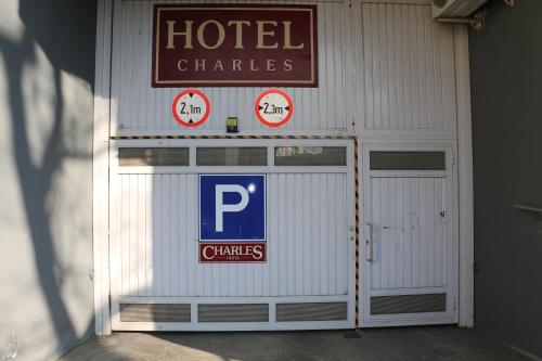 Hotel Charles - image 6
