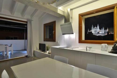 Lonja Suites Apartments - image 7