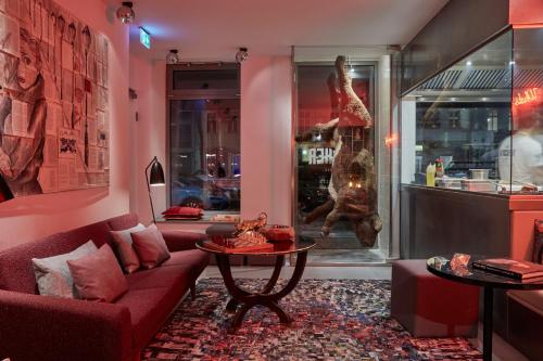 Sir Savigny Hotel - image 13