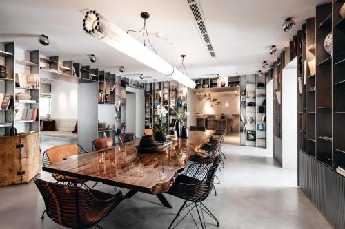 Sir Savigny Hotel - image 12