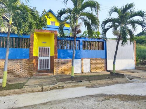 숙소 외관, Posada y Residencias Villa Juana in 푸에르토 라 크루스