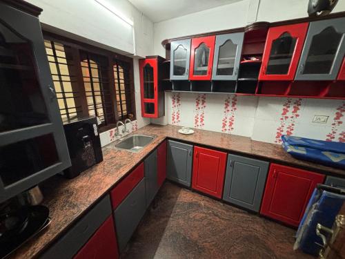 Sree Saras homely stay near railway station - image 2
