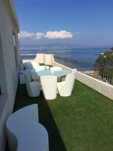 Penthouse Apartment with Sea View (3 Adults)