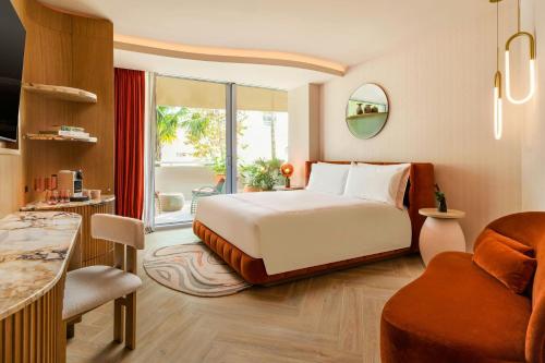 room detail thumbnail 1