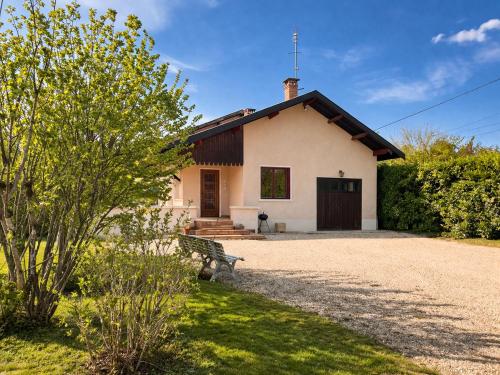 Chez La Mamie in Saint-Jean-de-Niost (Rhone-Alpes)