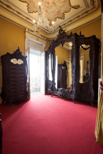 Royal Suite image 2