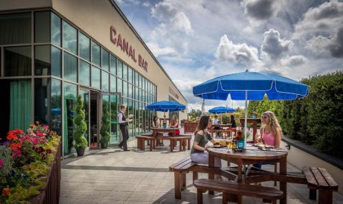 Pub/Lounge, Shearwater Hotel & Spa in Ballinasloe