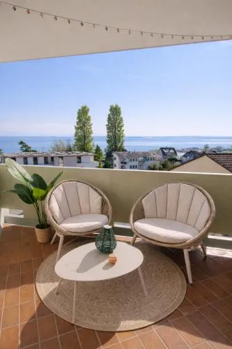 BodenseeLodge mit traumhafter Aussicht am See in Immenstaad am Bodensee, Deutschland