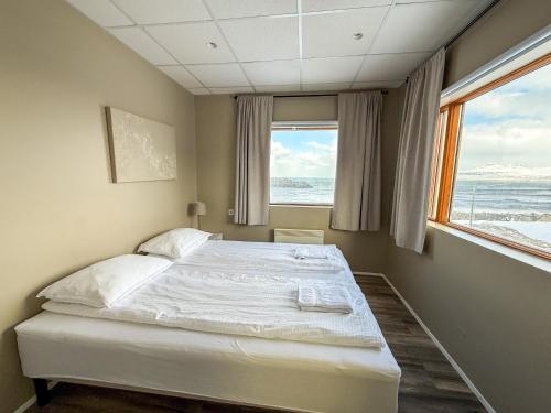 Við Hafið Oceanfront Guesthouse