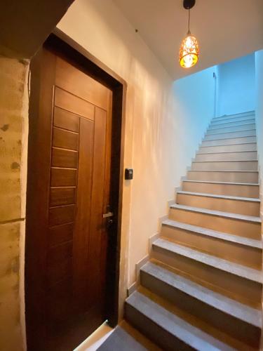 Stylish 1BHK Studio Apartment Stay In Faisalabad - image 2