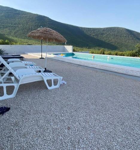 MERAK Apartment with Private Pool - Total Privacy & Relaxation in Humilišani
