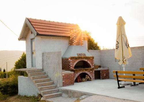 MERAK Apartment with Private Pool - Total Privacy & Relaxation in Humilišani