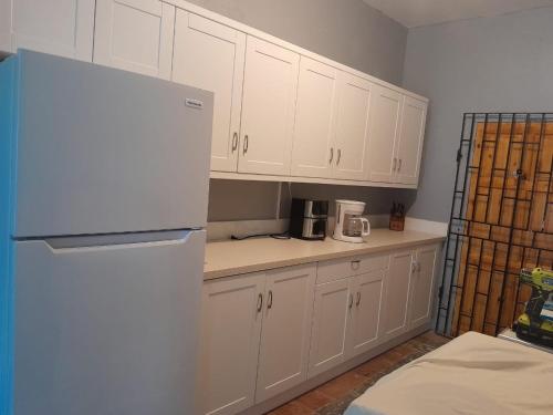 Beachfront 5BR w Gen Long Bay,Portland Sleeps 10 in Portland