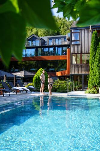 . Hostellerie La Claire Fontaine, Logis hôtels & Spa included