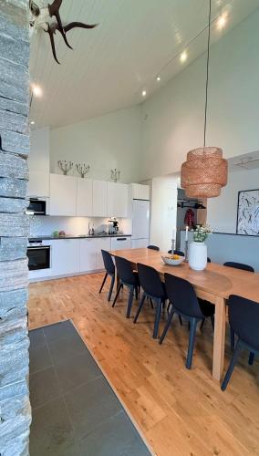 Modern mountain cabin offering breathtaking views and serene surroundings in Syssleback