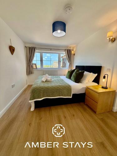Four Counties Cottage in Collyweston by Amber Stays, Perfect for Getaways with Free Parking in Collyweston