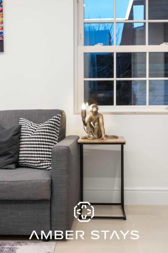 Modern 4 Bed 4 Bath Home in Reading Perfect for Business and Contractors with Free Parking! gîte à louer Royal Berkshire Hospital