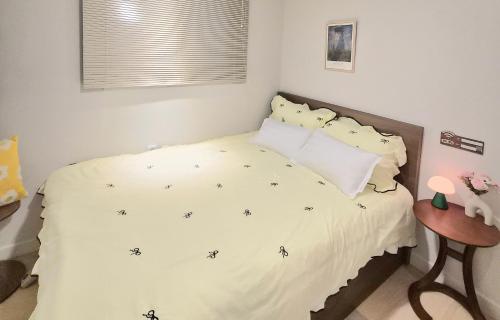 room detail thumbnail 1