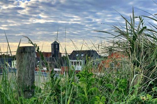 Chalet de Ooievaar op Camping Oudesluis in Oudesluis