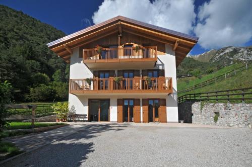 B&B Ledro AFFITTACAMERE - Accommodation - Mezzolago