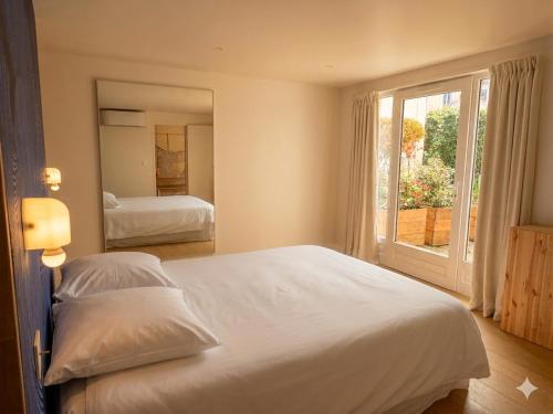 Appartment with terrace and Jacuzzi Pyramid view, Vienne (Foto 7)