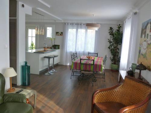 Appartement lumineux avec jardin privatif