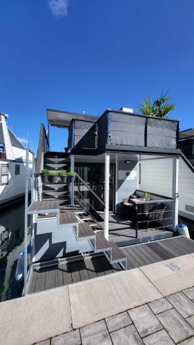 المنظر الخارجي, MARINA PEARL Houseboat with Private Rooftop Jacuzzi in Lucija
