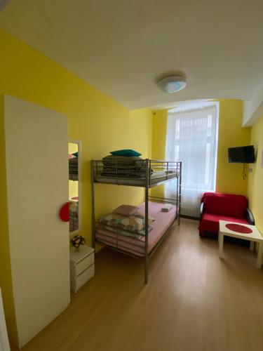 1 bunk bed, 1 sofa bed