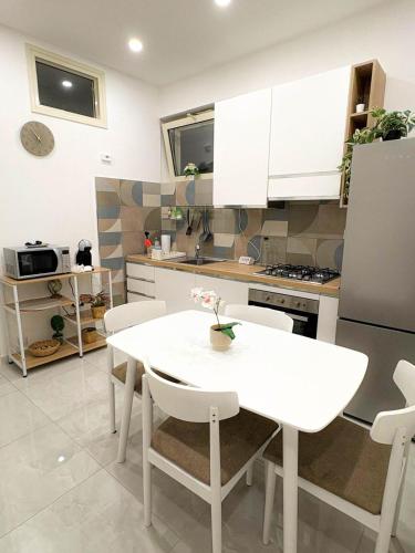 Nicola's Apartments 3