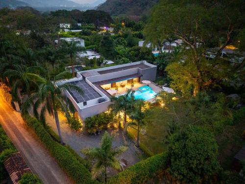Dārzs, Luxury Villa Santa Fe de Antioquia Casa Sereno in Aurra