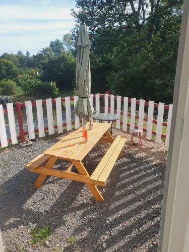Balkons/terase, Gîte entier Le Côme 10 personnes (Gite entier Le Come 10 personnes) in Saint-Ours (Auvergne)