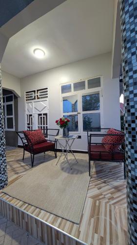 Balkon/teras, Esther & Hans Homes in Dodoma