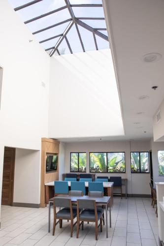 บริการและสิ่งอำนวยความสะดวก, Holiday Inn Express Grover Beach-Pismo Beach Area By IHG in โกรเวอร์ บีช (CA)