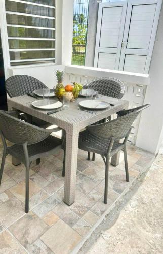 Maison face à la mer - Proche des commerces (Maison face a la mer - Proche des commerces) in Sainte Anne