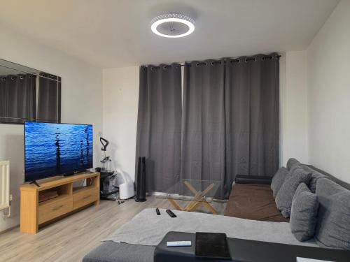 Luxury 2 Bedroom City Centre Apartment Up to 6 close to Utilita 1000Mbps SuperFast Internet