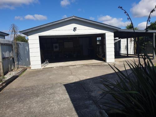 Kiwiana Gem in Reeftona