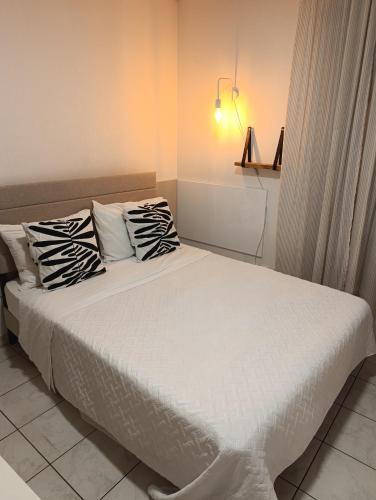 RAVAS Studio climatisé terrasse proche commerces – khách sạn tại Alco