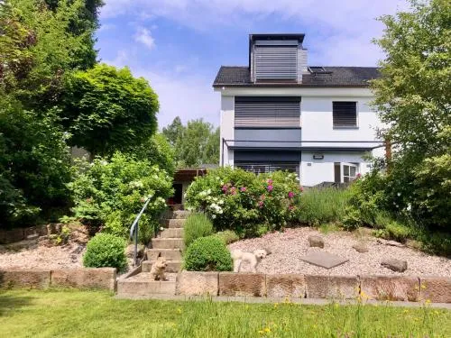 Festspiel Haus Bayreuth 2 Schlafzimmer modern mit gemütlichem Garten für 2-4 Pers, 1,5km zum Stadtzentrum in Bayreuth, Deutschland