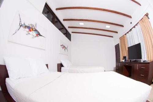 2 double beds