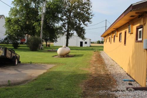Budget Inn - Perrysburg - image 39