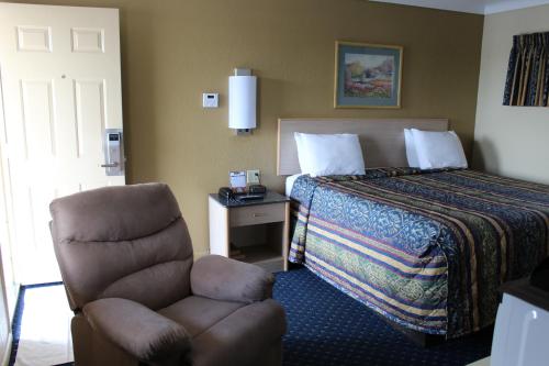 Budget Inn - Perrysburg - image 31
