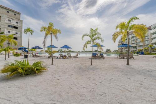 Resort with Crystal Clear Lagoon Beach Type, 1 level