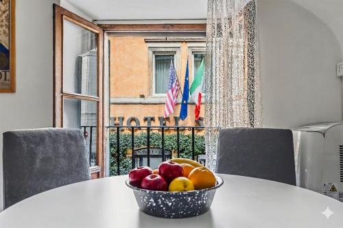 Vatican little suite, Rzym