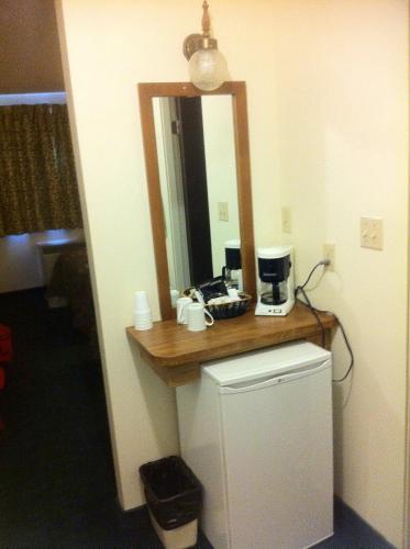 Cataline Motor Inn in Lily Lake (BC)