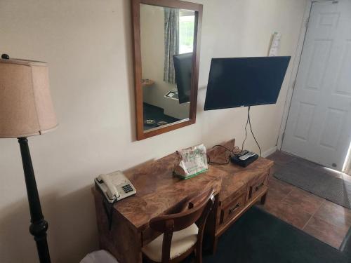 Cataline Motor Inn in Lily Lake (BC)