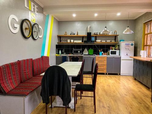 virtuve, Duet hostel in Karakol