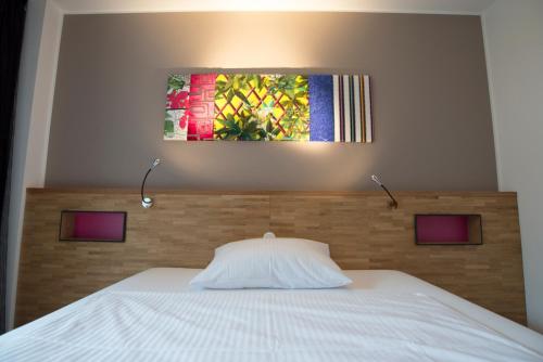 fab Hotel - image 4