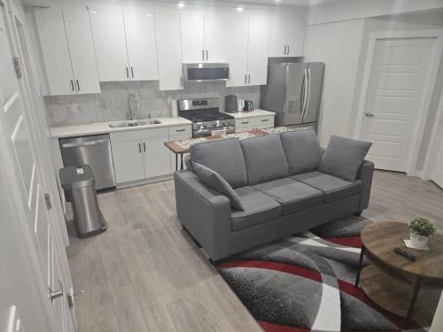 Elegant Private Suite in Edmonton North - image 5