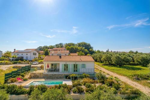 Pool Vila Olivia with Sauna - Happy Rentals - Accommodation - Sečovlje