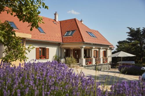 Villa Tolnay Vendégház (Villa Tolnay Vendeghaz) in Gyulakeszi